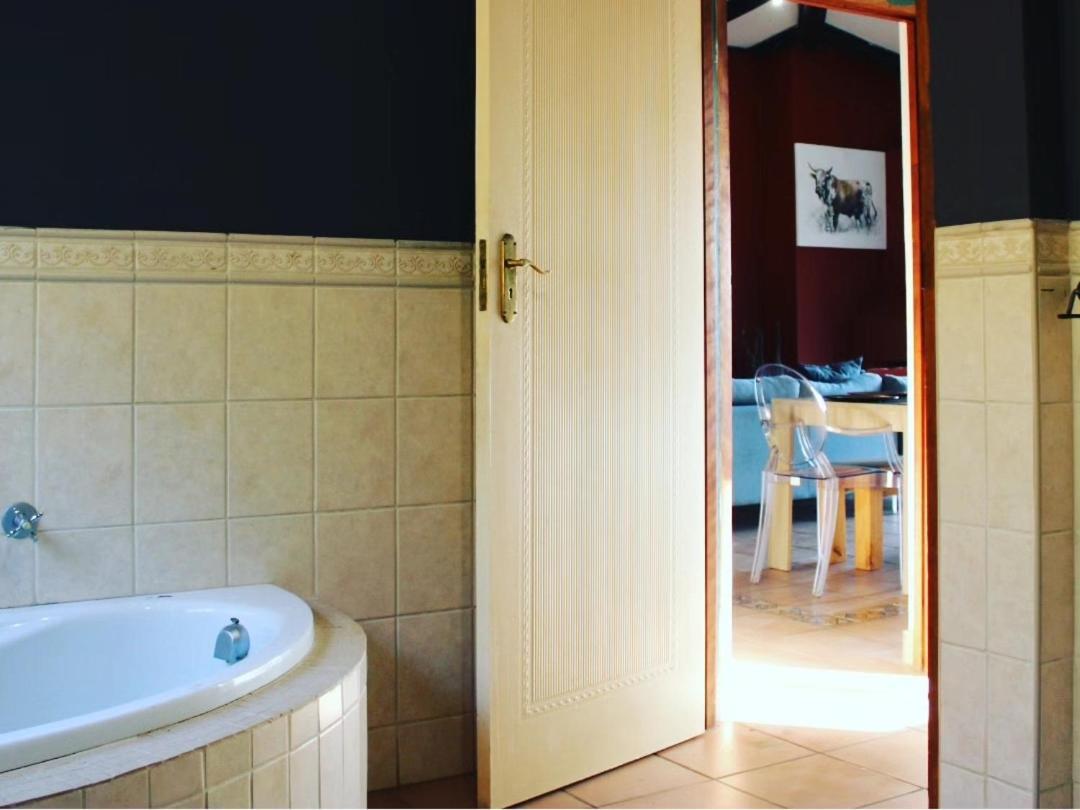 Patogeng Self Catering - Da Gama Dam View Villa ไวท์ริเวอร์ ภายนอก รูปภาพ